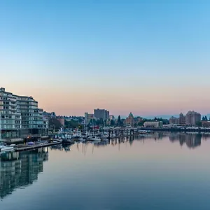 3* Hotel Regent Waterfront Hotel&suites