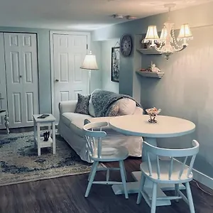 Quaint 1 Bedroom Lower In Victoria, Bc Victoria