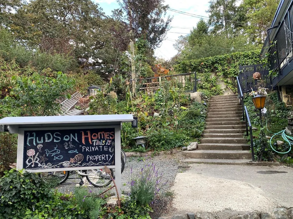 Hudson Homes Bnb Bed & Breakfast Victoria